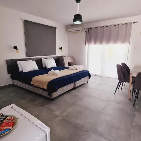 Nissi Gusto 1 * איה נאפה
