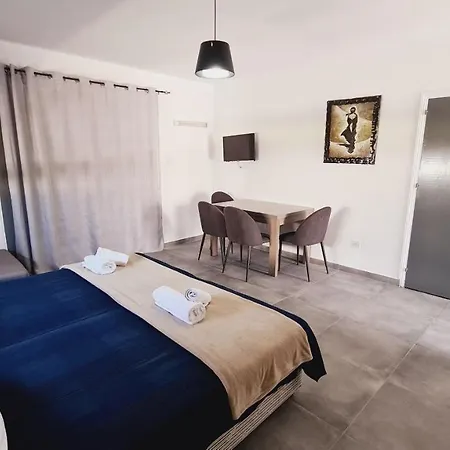 Nissi Gusto 1 דירה